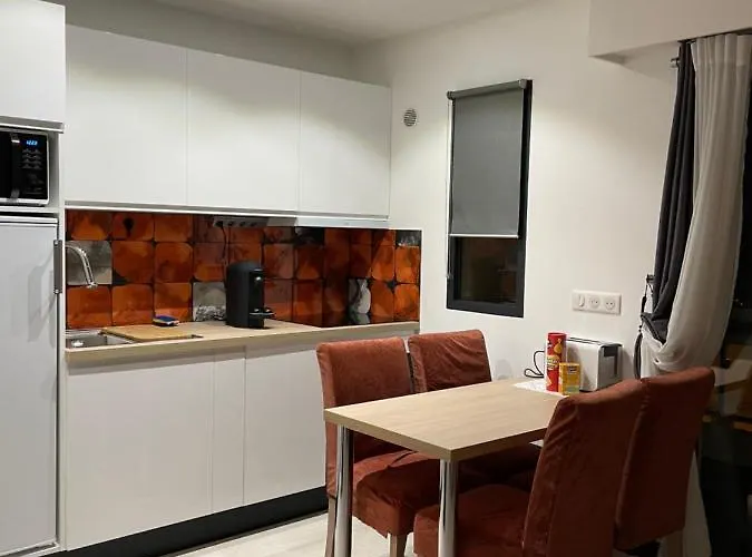 Apartament Forum *